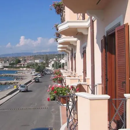 Ξενοδοχείο La Lampara 3*